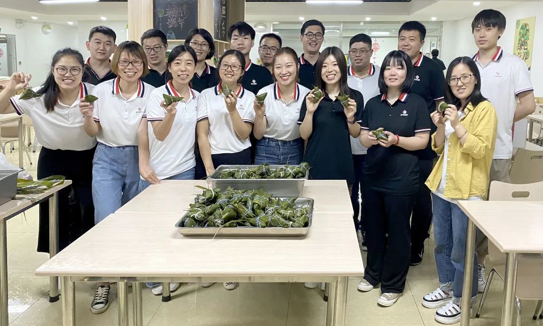 粽情端午|问鼎娱乐app进杏装浓情端午粽飘香”主题活动(图1)